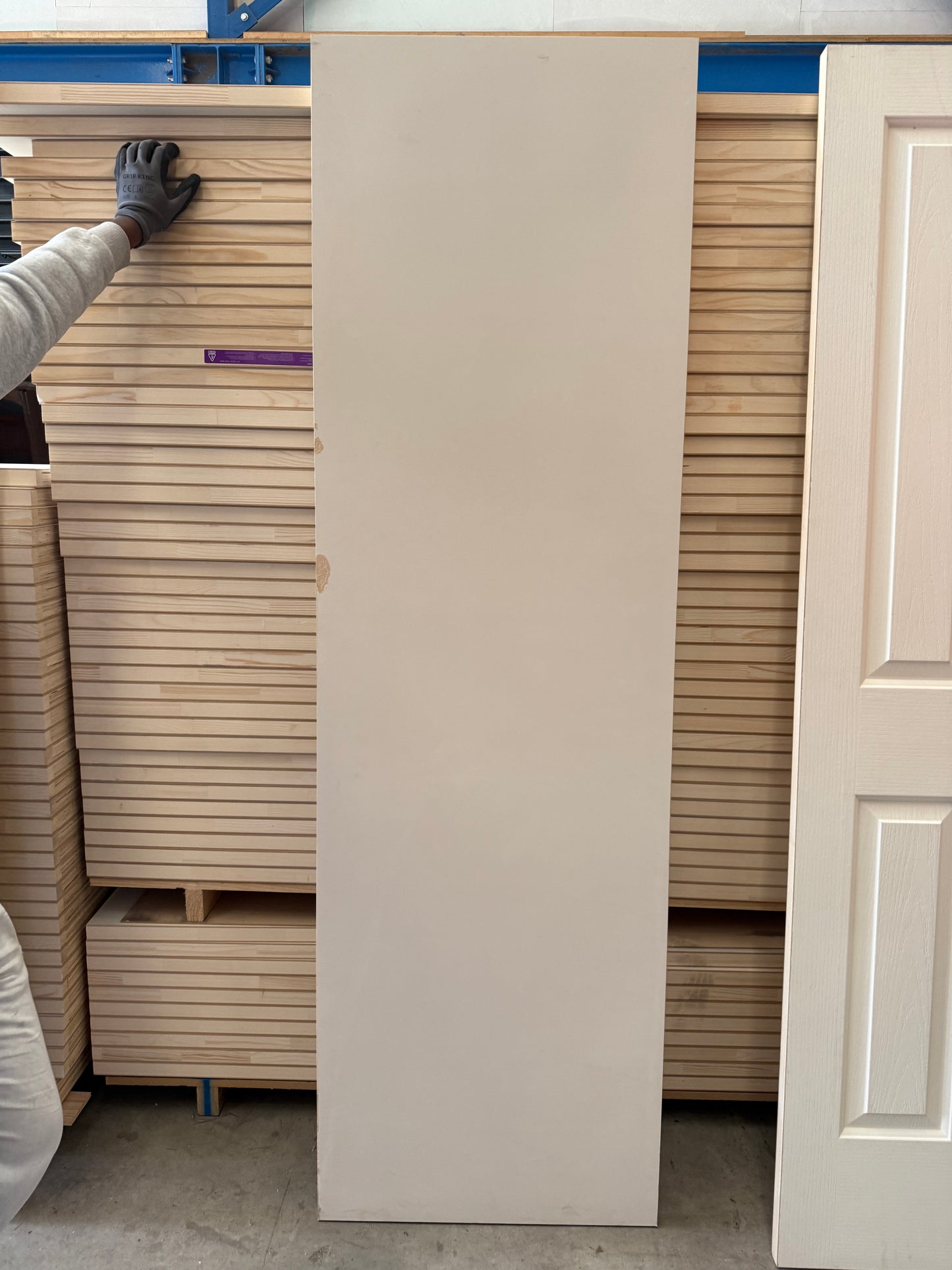 HOLLOW DOOR (DAMAGED) - CLEARANCE