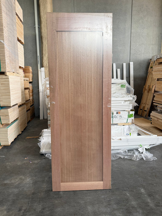 1 PANEL TIMBER SHAKER DOOR (HUME DOORS) - CLEARANCE